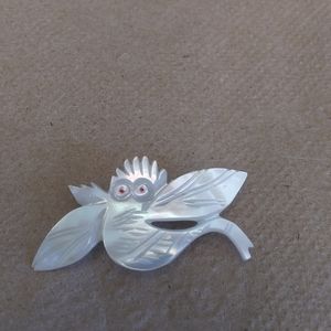 Small Mother of Pearl Type Brooch